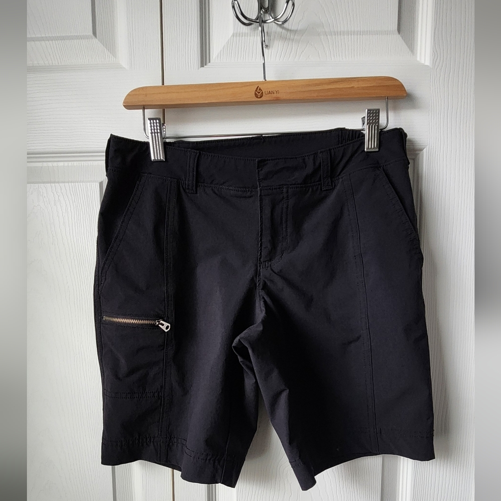 Athleta shorts. Size:4 color: black.